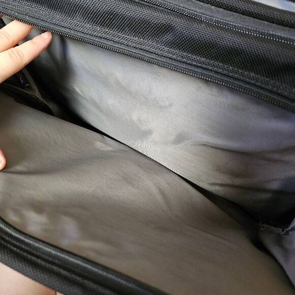 Victorinox Laptop Briefcase Bag - Picture 11 of 12